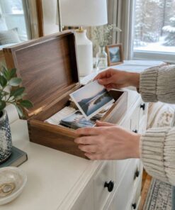 Alternative view of Boîte à souvenirs en bois personnalisable