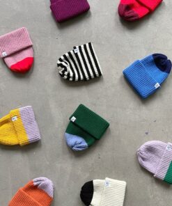 Tuque bicolore tricotée au Québec – cadeau chaud pour enfants et adultes